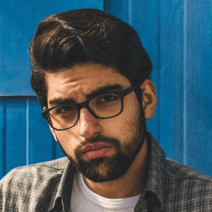 “Como abogada la posibilidad de dejar legados digitales de manera tan facil es espectacular, sumamente feliz con la aplicación, 5 estrellas” 